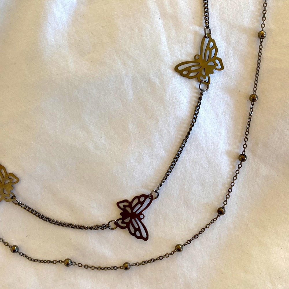 Butterfly necklace - Picture 2 of 3
